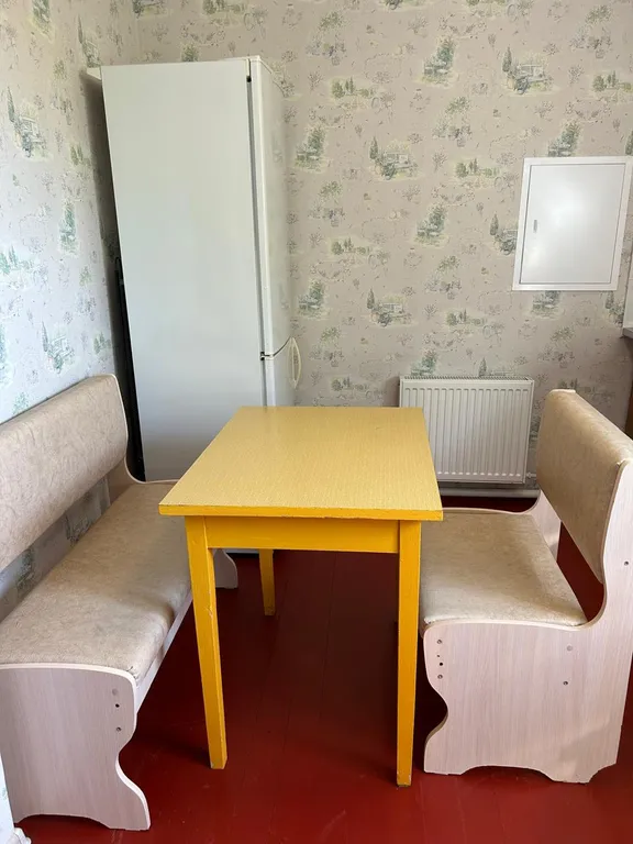 Уютный просторный дом с верандой в тихом месте