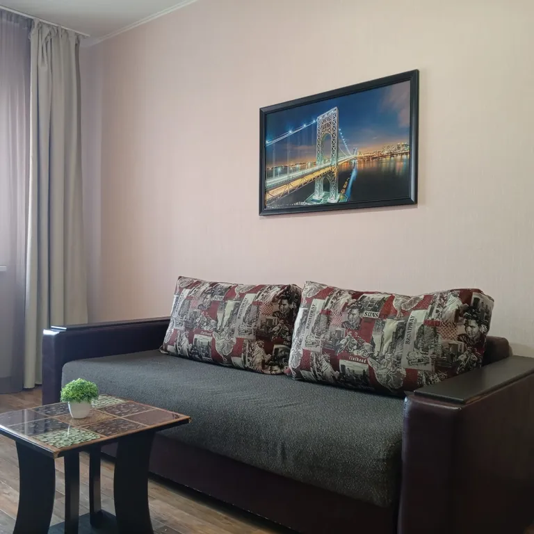 Двухкомнатная квартира в районе ЖД. АУРА