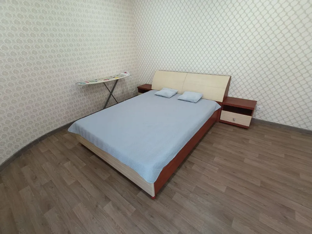 Квартира Студия возле Кристалла — Тюмень