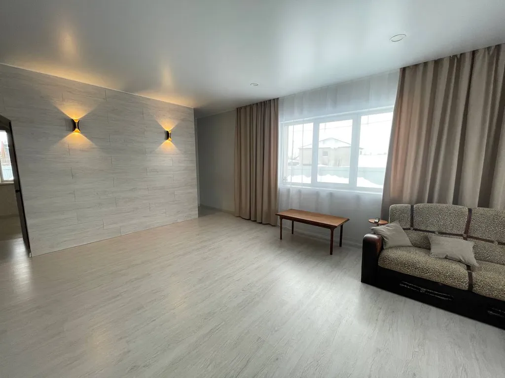 Уютный двухэтажный дом в черте города для отдыха и работы