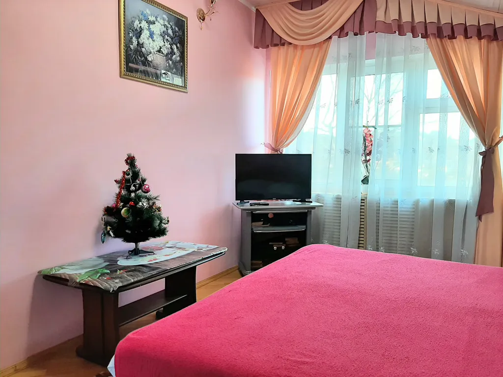Уютные комнаты  в частном доме Розовый, Абрикосовый  в центре города