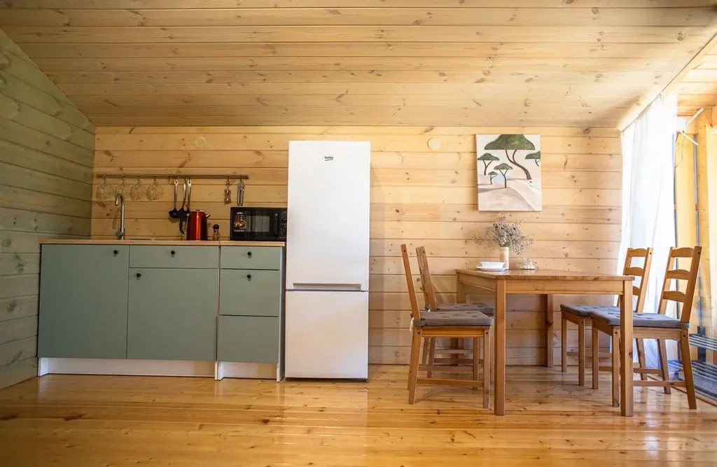 Коттедж Отдельный, уютный дом в 100 метрах от моря — Новоотрадное