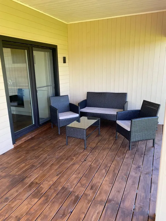 Коттедж Дом с видом на озеро и фруктовый сад — Луга