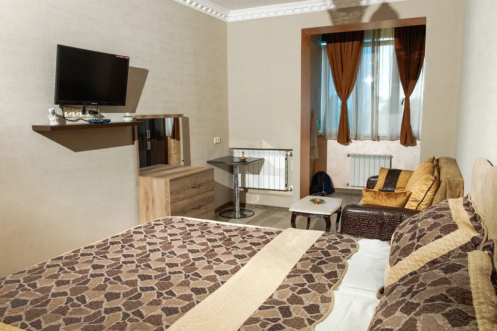 Уютная квартира в центре города с видом на море