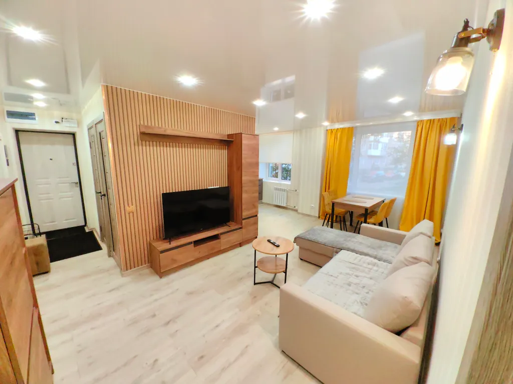 Квартира в центре города, Полярные зори