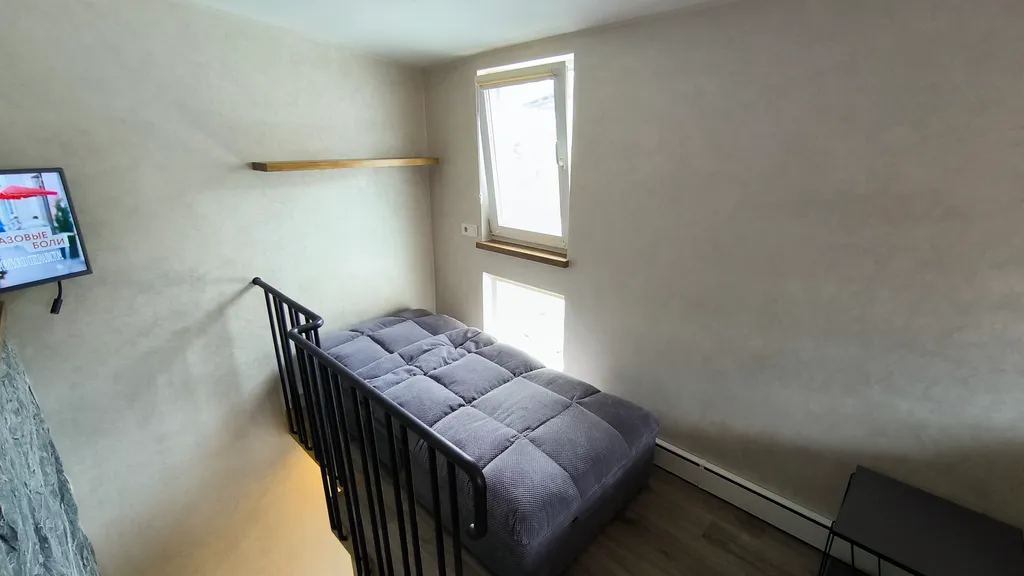 Домик в уютном дворе у моря