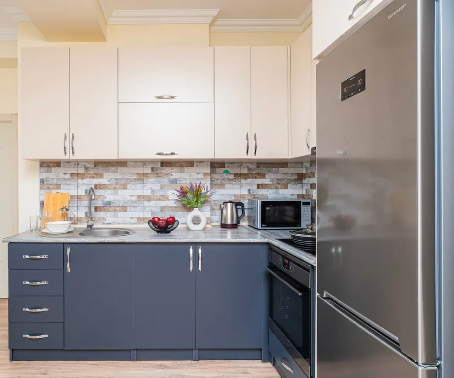 Квартира с витражными окнами в центре