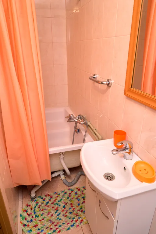 Уютный номер с удобствами рядом с морем