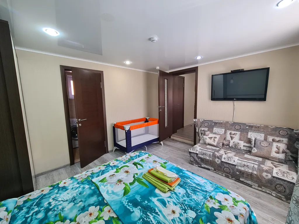 Коттедж Часть дома с отдельным двором и въездом в 7 ми минутах до моря — Ейск