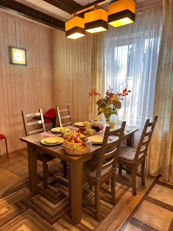 Загородный дом с баней и беседкой