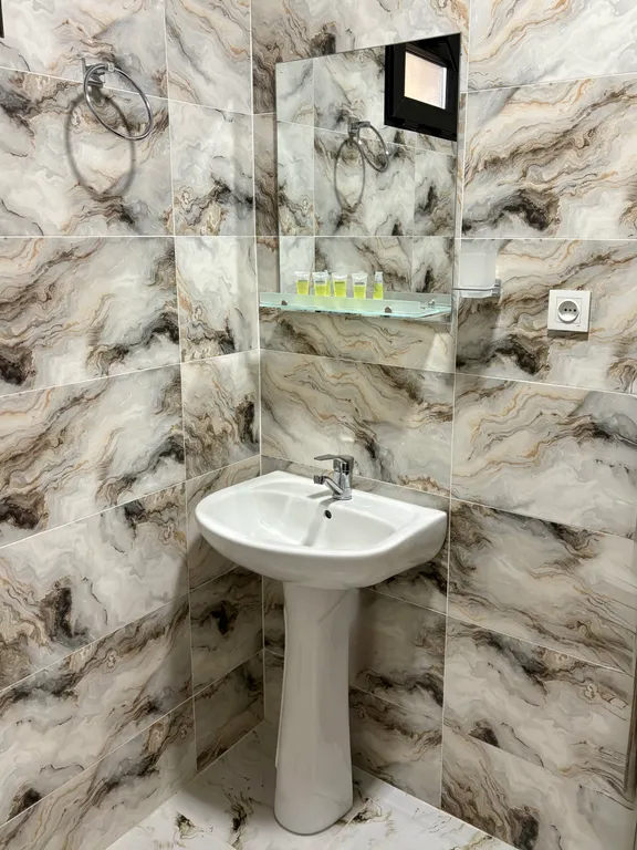 Шале Кедари