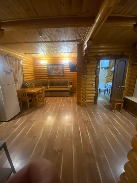 Деревянный сруб на Западном побережье Крыма