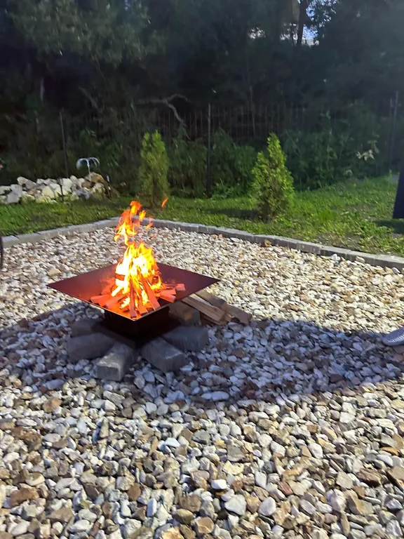 Уютный домик рядом с речкой