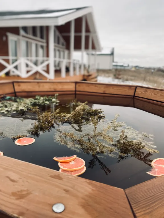 Дом и баня с чаном с видом на озеро