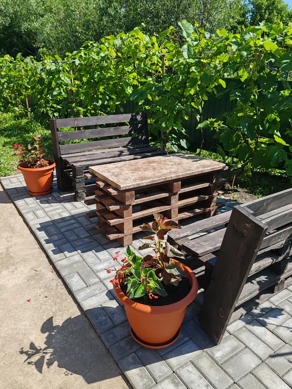 Первый этаж - студия в двух этажном доме