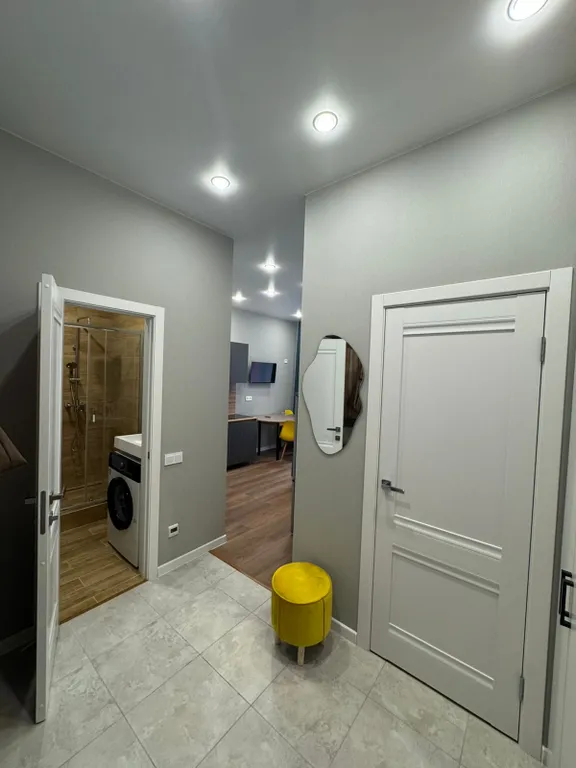 Уютная новая квартира с дизайнерским ремонтом с изолированной спальней — аренда посуточно в Кудепста