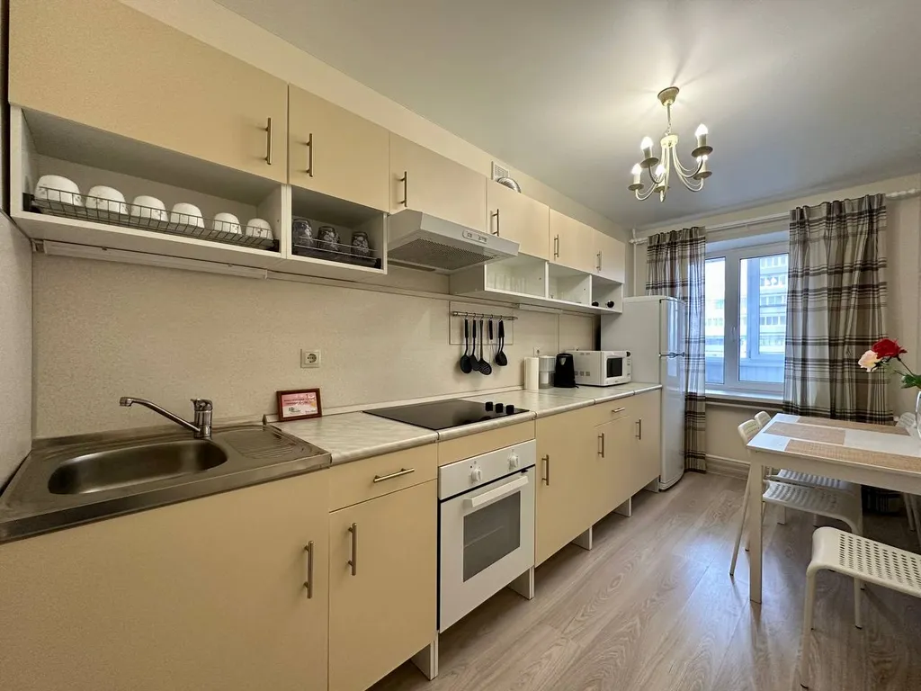 Просторная трехкомнатная квартира в тихом районе города