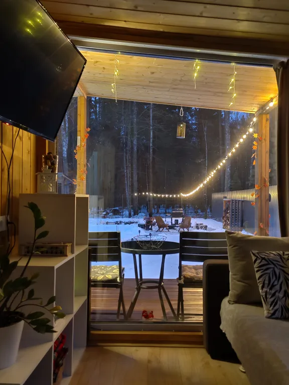 Домик с баней в лесу