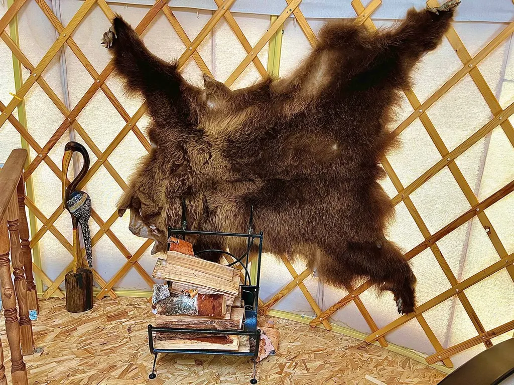 Этно-юрта в усадьбе Золотой лев