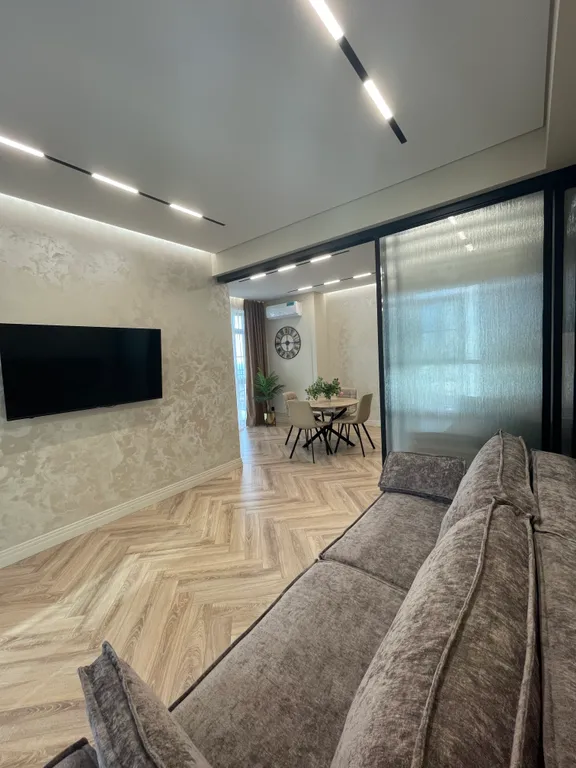 Супер видовая квартира в элитном доме с новым дизайнерским ремонтом