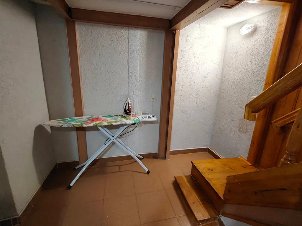 Частный дом с беседкой