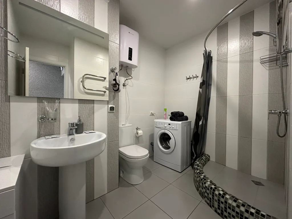 Студия с панорамным видом на реку. Не берем оплату за финальную уборку