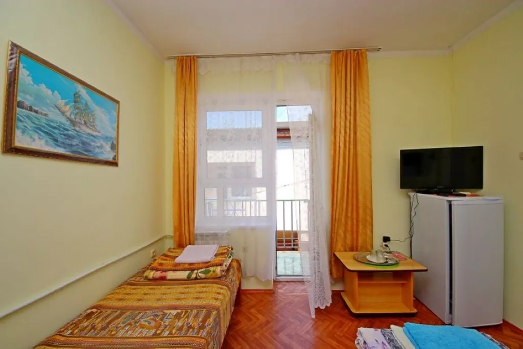 Жилье у моря на троих 2 этаж