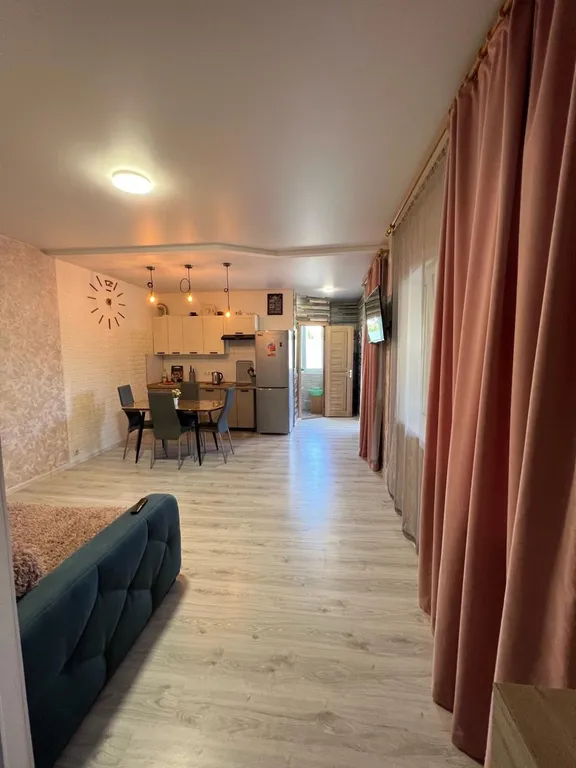 Сдается второй этаж в двухэтажном доме с большой мансардой