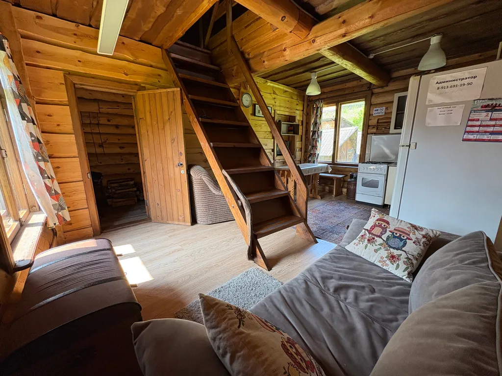 Дом у бассейна