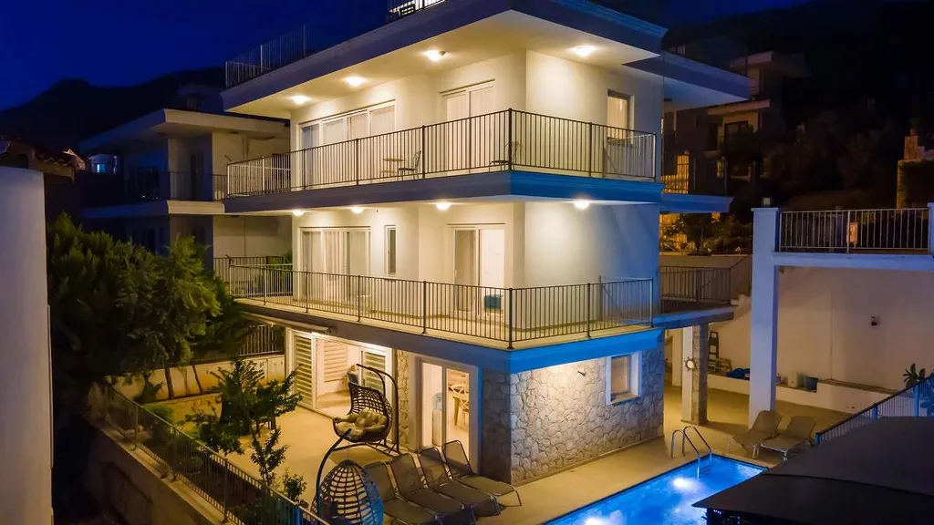 Вилла с видом на море