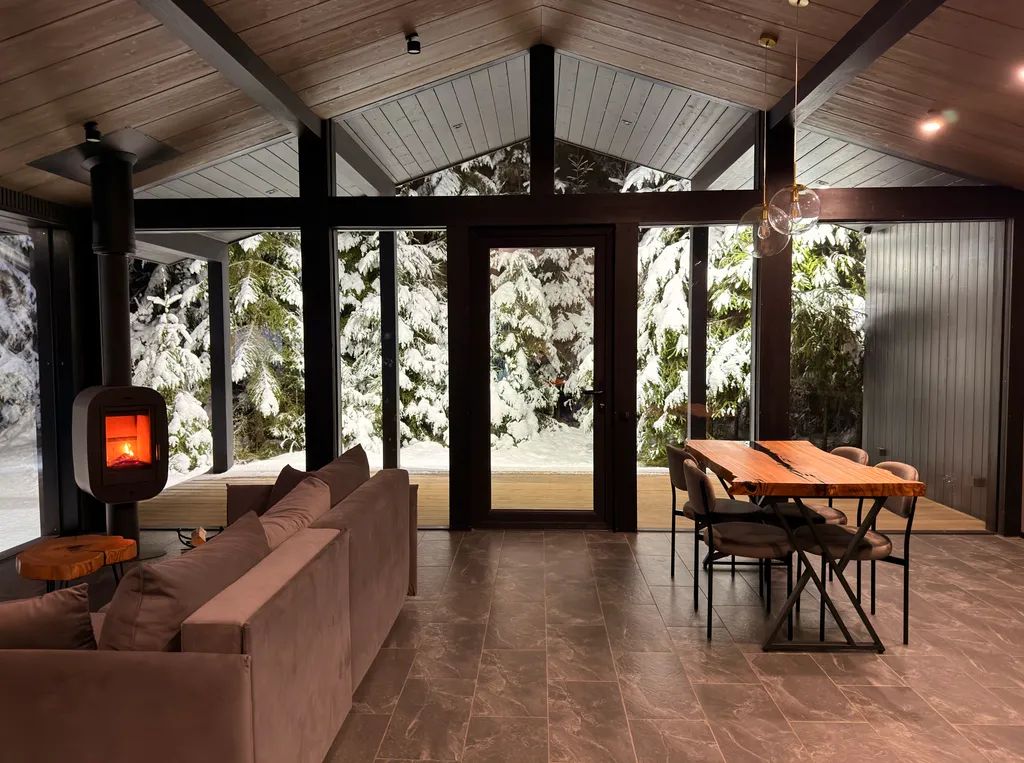 Коттедж Стильный дом в лесу с камином и купелью — Борисово