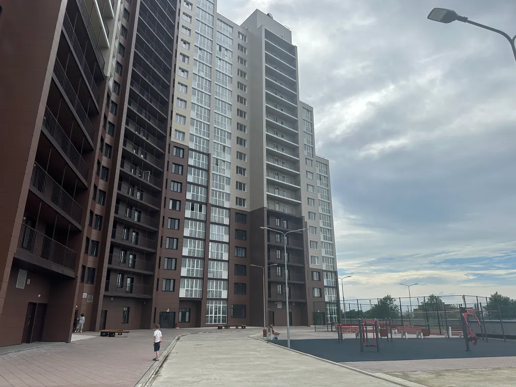 Современная однокомнатная квартира с видом на море