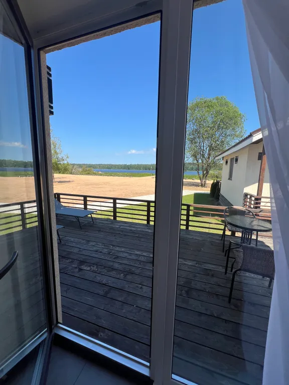 Коттедж Современный и уютным домик на берегу озера — Правдино