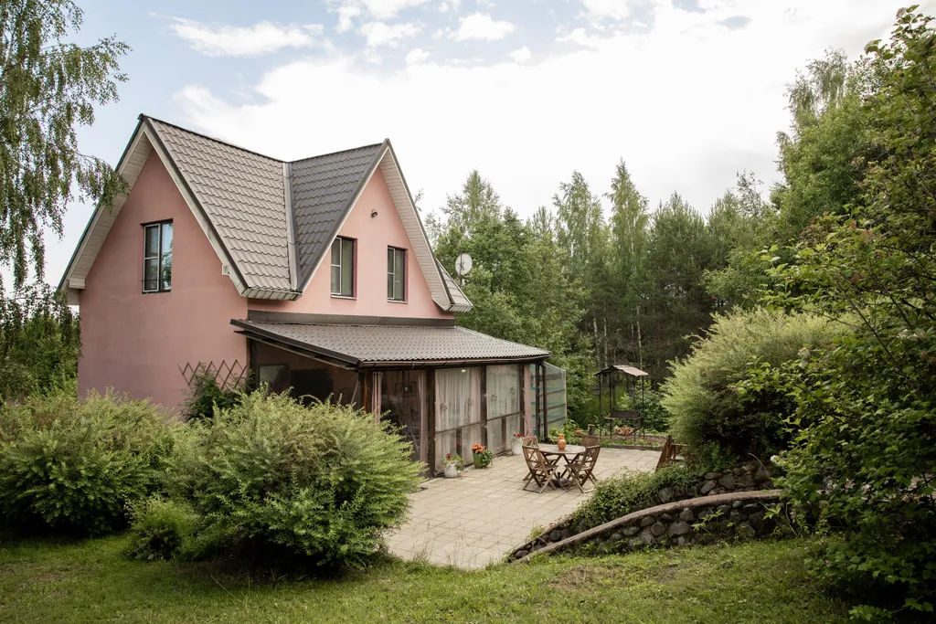 Розовая дача в Грузино