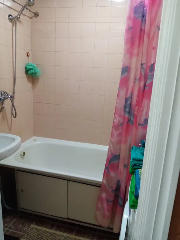 Уютная квартира в Юго-западном районе с видом на Спасо-Яковлев монастырь