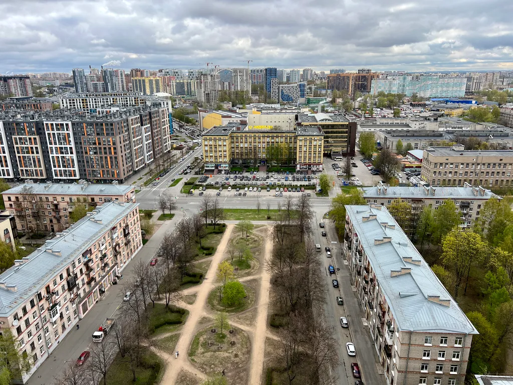 Уютная квартира с огромной кроватью и видом с высоты