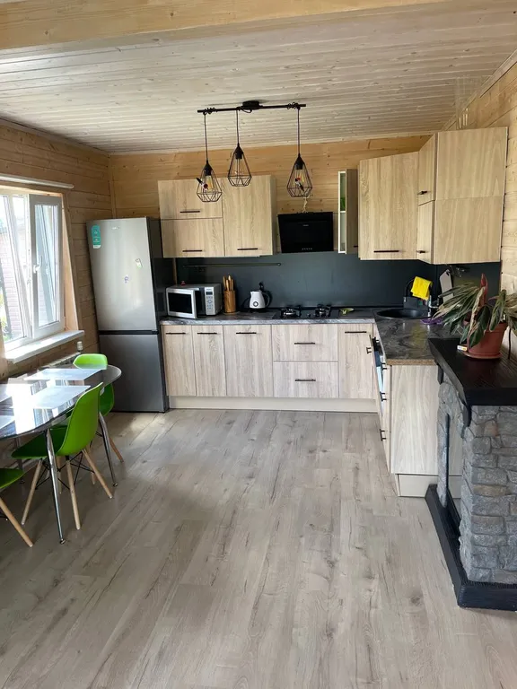 Домик с видом на лес