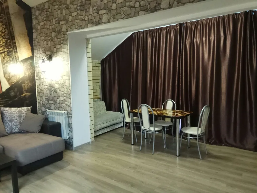 Двухуровневая квартира между двух озер