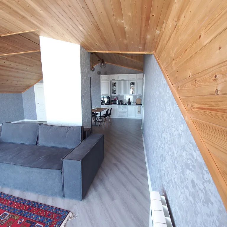 Квартира с балконом на высоте птичьего полета