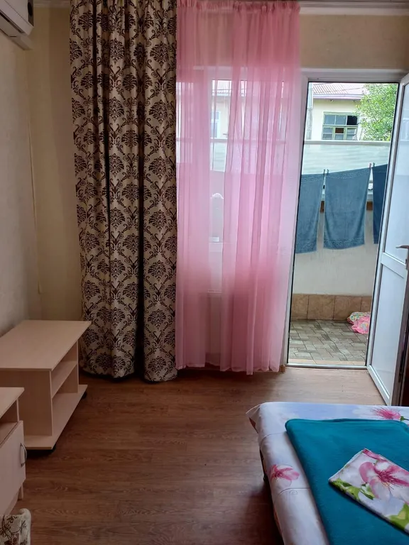 Квартира Квартира Трехместный номер с двухспальным местом и односпальной кроватью — Адлер