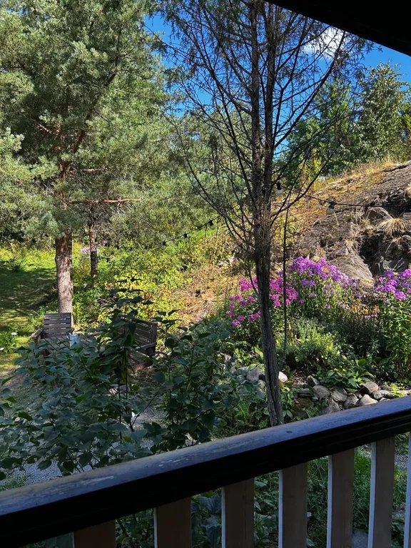 Дом на берегу озера