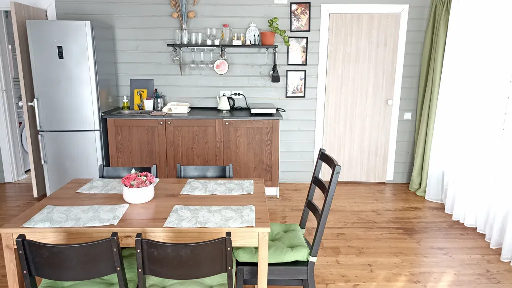 Уютный дом среди берёз и ёлочек