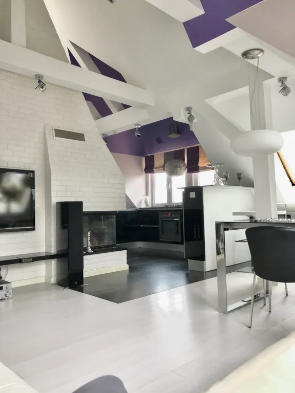 Дизайнерская квартира с видом на Верхнее озеро, камин, зона барбекю