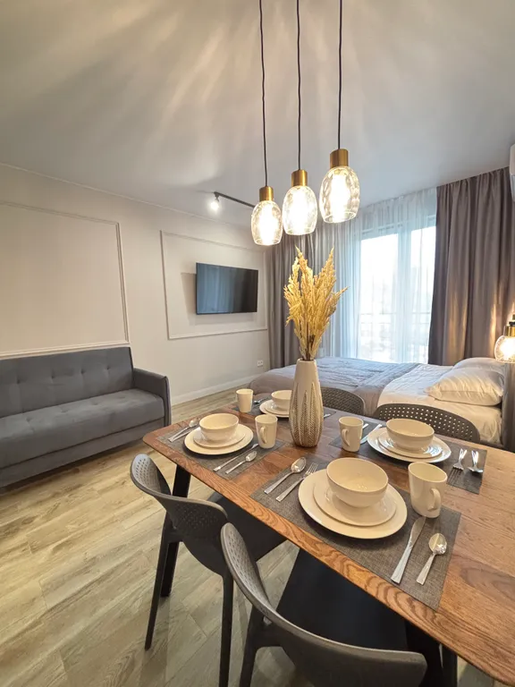 Уютная видовая студия с дизайнерским ремонтом