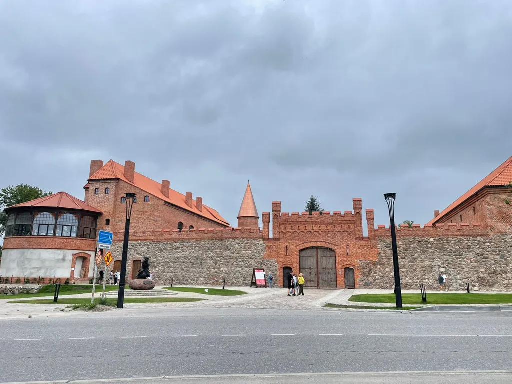 Двухкомнатная квартира у парка в тихом пригороде Калининграда