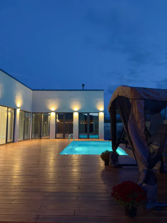 Уютный дом с русской баней из ольхи и тёплым бассейном