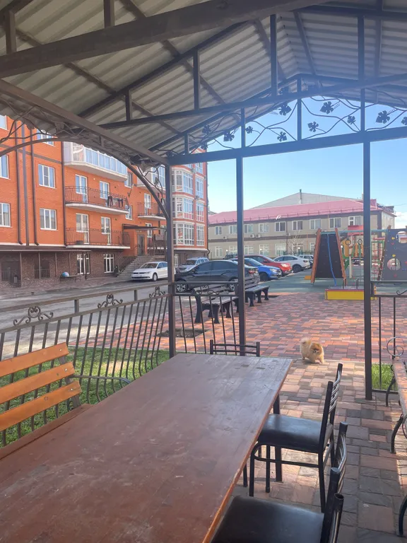 Просторная квартира с видовым балконом близ Питьевой Галереи Санатории