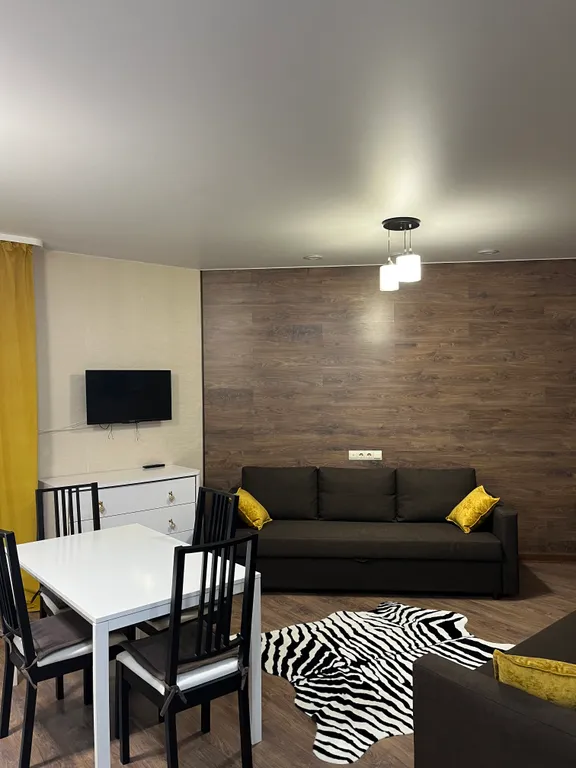 Двухкомнатная, уютная квартира