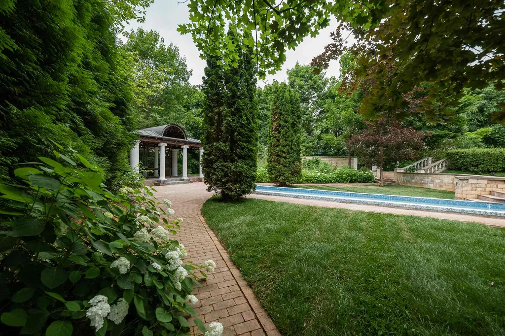 Атриум Николино