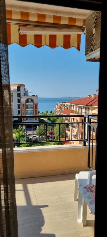 Апартаменты с 2 спальнями и огромным балконом с видом на море